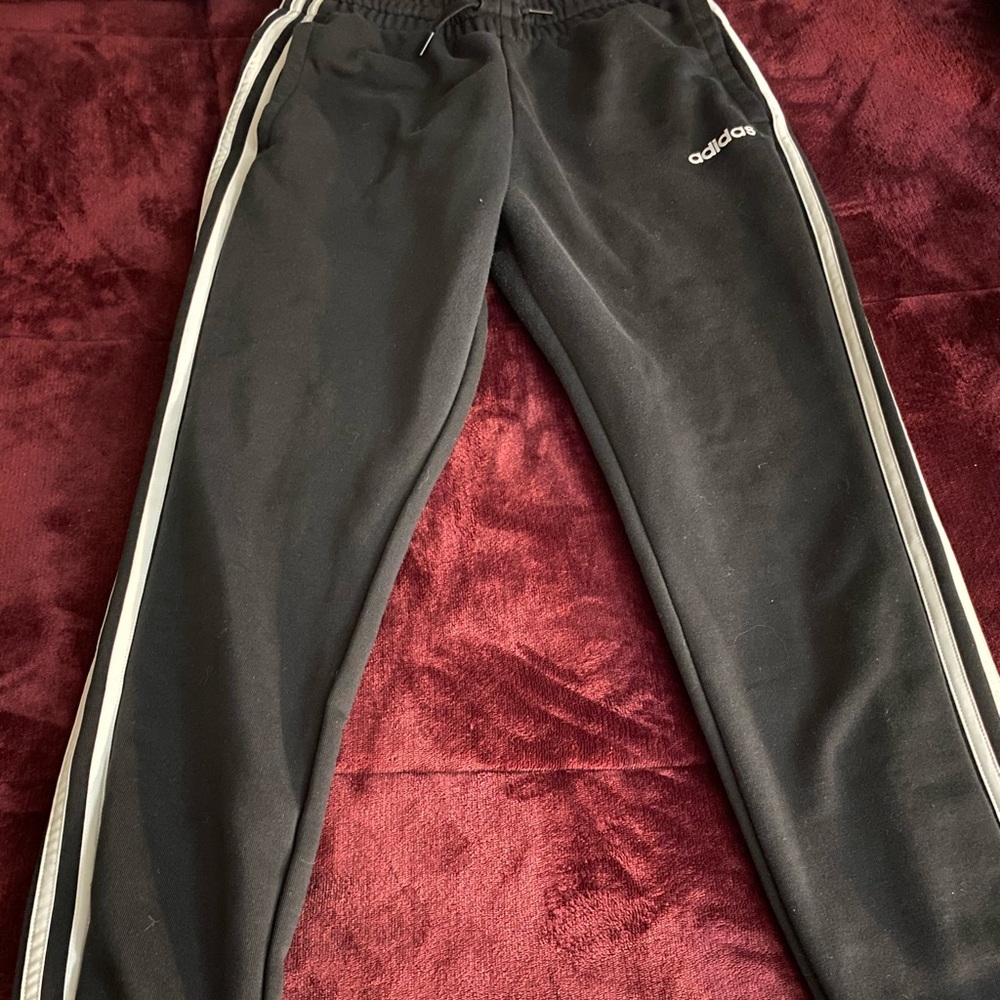 Women’s adidas joggers!